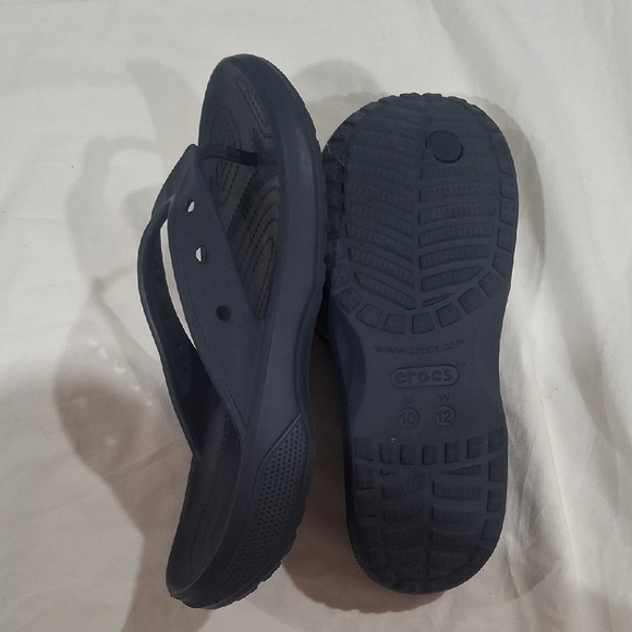 CROCS Unisex  Dark Blue Flip Flops Size M-10 W-12 - Picture 7 of 10